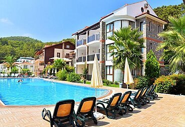 Golden Life Heights Deluxe Suites Hotel