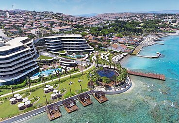 Reges a Luxury Collection Resort & Spa