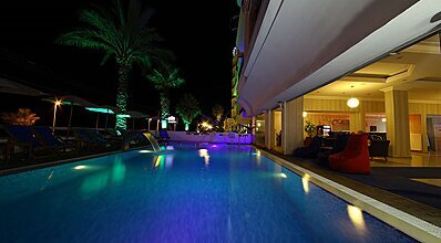 Acem Hotel Havuz / Deniz