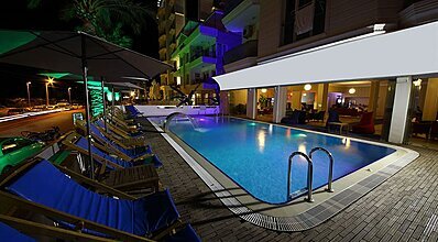 Acem Hotel Havuz / Deniz