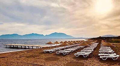 Acroter Hotel & Spa Havuz / Deniz