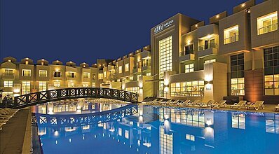 Adrina Termal Health & Spa Hotel Havuz / Deniz