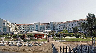 Adrina Termal Health & Spa Hotel Havuz / Deniz