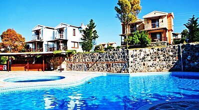 Akay Garden Family Club Havuz / Deniz
