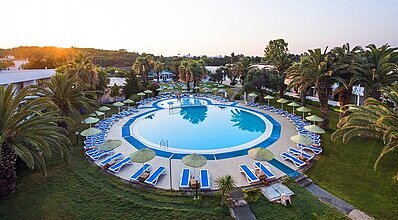 Altin Yunus Apart Hotel Havuz / Deniz