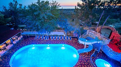 Aperion Beach Hotel Havuz / Deniz