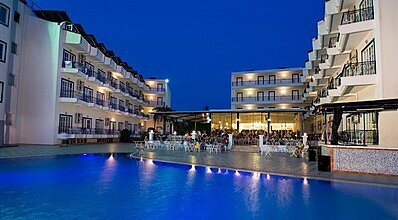 Ares Blue Hotel Havuz / Deniz