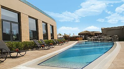 Aska Lara Resort & Spa Havuz / Deniz