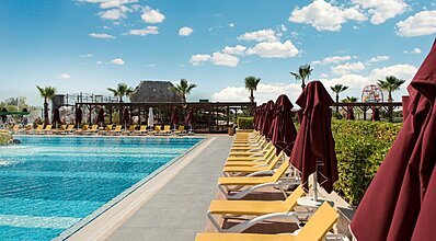 Aska Lara Resort & Spa Havuz / Deniz
