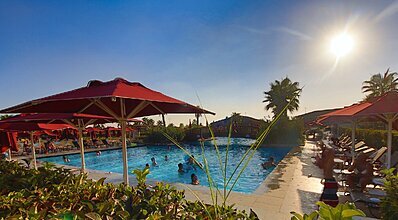 Aska Lara Resort & Spa Havuz / Deniz