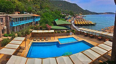 Assos Kervansaray Hotel Havuz / Deniz