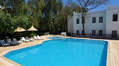 Atrium Hotel Havuz / Deniz