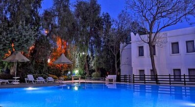 Atrium Hotel Havuz / Deniz