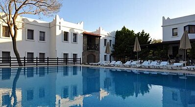 Atrium Hotel Havuz / Deniz