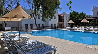 Atrium Hotel Havuz / Deniz