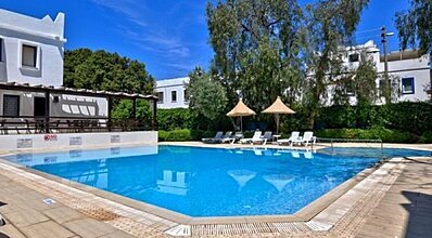 Atrium Hotel Havuz / Deniz