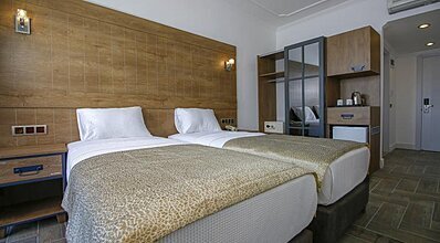 Aurasia Sea Side Hotel Oda