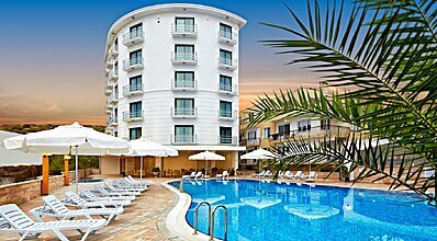 Ayvalık Çınar Hotel Havuz / Deniz