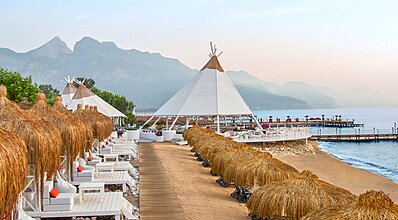 Balmy Foresta Havuz / Deniz