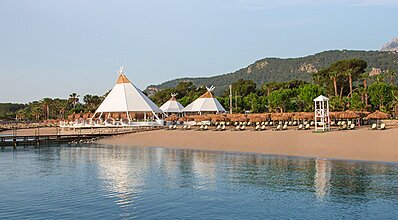 Balmy Foresta Havuz / Deniz