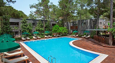 Balmy Foresta Havuz / Deniz