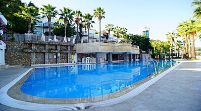 Blue Dreams Resort Spa Havuz / Deniz