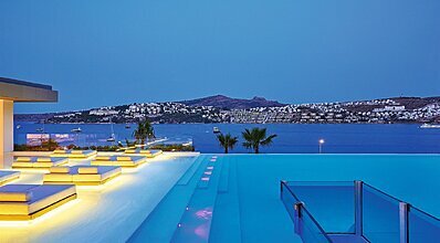 Cape Bodrum Beach Resort Havuz / Deniz