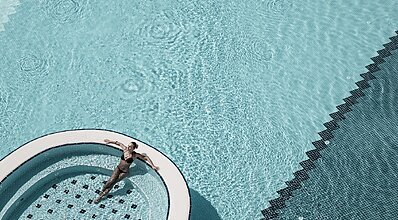 Charisma De Luxe Otel Havuz / Deniz