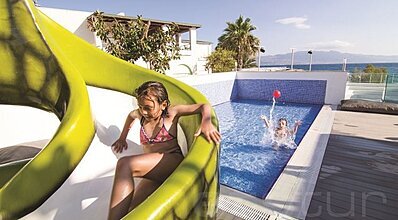 Charm Beach Hotel Havuz / Deniz