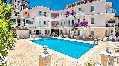 Club Çapa Hotel Havuz / Deniz