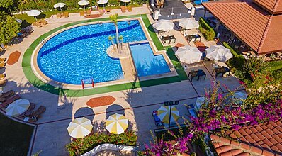 Club Titan Hotel Havuz / Deniz