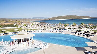 Cocos The Club Solto Havuz / Deniz