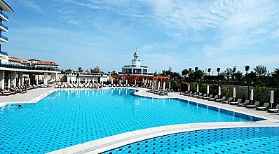 Commodore Elite Suites & Spa Havuz / Deniz