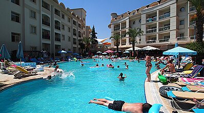 Costa Mare Suites Havuz / Deniz