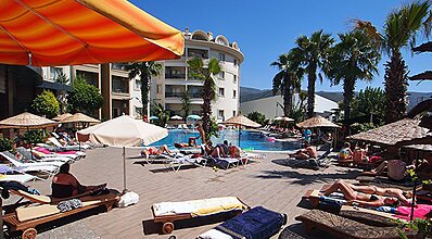 Costa Mare Suites Havuz / Deniz
