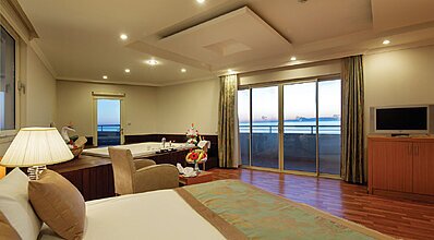 Crystal Admiral Resort Suites Spa Oda