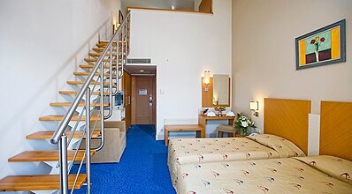 Crystal Admiral Resort Suites Spa Oda