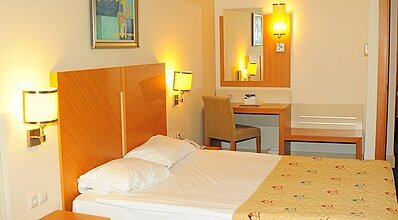 Crystal Admiral Resort Suites Spa Oda