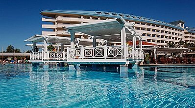 Crystal Admiral Resort Suites Spa Havuz / Deniz