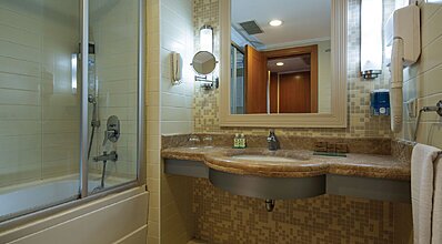 Crystal Admiral Resort Suites Spa Oda