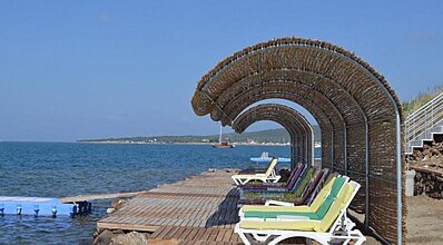 Cunda Kıvrak Otel Havuz / Deniz