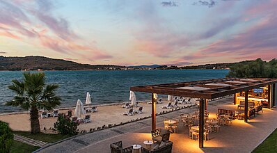 D Resort Murat Reis Ayvalık Havuz / Deniz