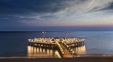 Delphin Botanik Hotel Havuz / Deniz