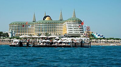 Delphin Imperial Lara Havuz / Deniz