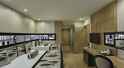 Delphin Imperial Lara Oda