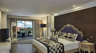 Delphin Imperial Lara Oda