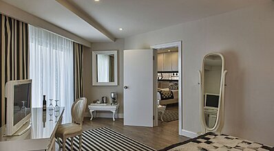 Delphin Imperial Lara Oda