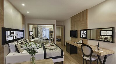 Delphin Imperial Lara Oda