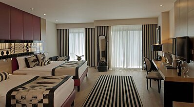 Delphin Imperial Lara Oda