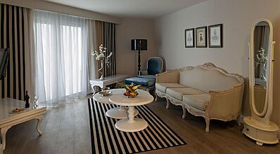 Delphin Imperial Lara Oda